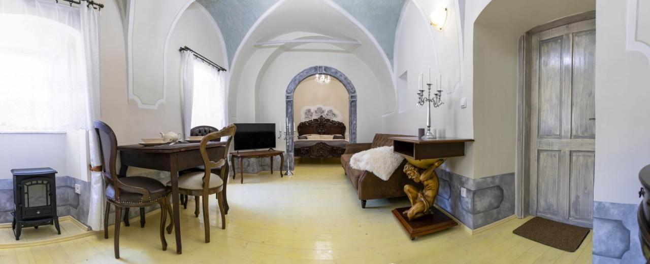 Apartman Charlotte V Dome So Studnou Na Streche Banská Štiavnica Exteriér fotografie