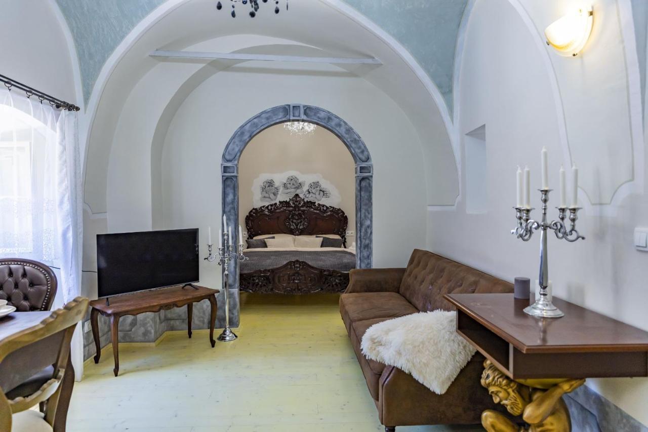 Apartman Charlotte V Dome So Studnou Na Streche Banská Štiavnica Exteriér fotografie
