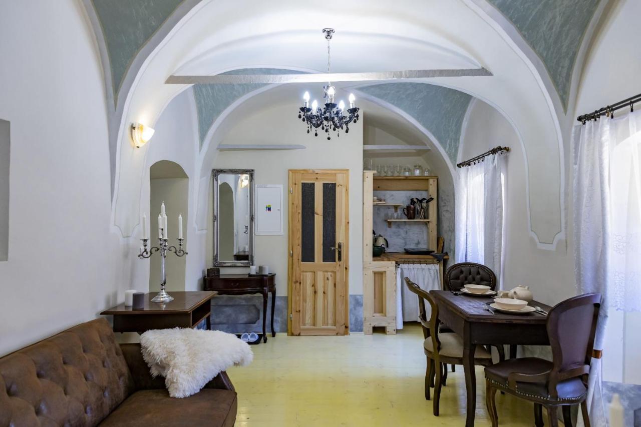 Apartman Charlotte V Dome So Studnou Na Streche Banská Štiavnica Exteriér fotografie